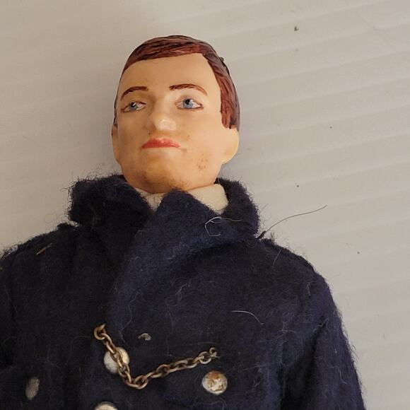 Rare Peggy Nisbet B320 London Policeman (BOBBY) In Uniform. Made in England - Picture 9 of 10